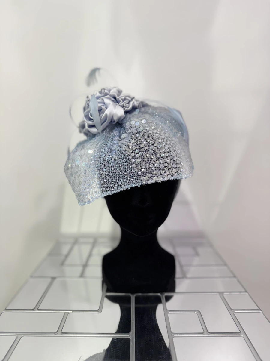 bibi-bleu-ciel-avec-dentelle-a-sequins