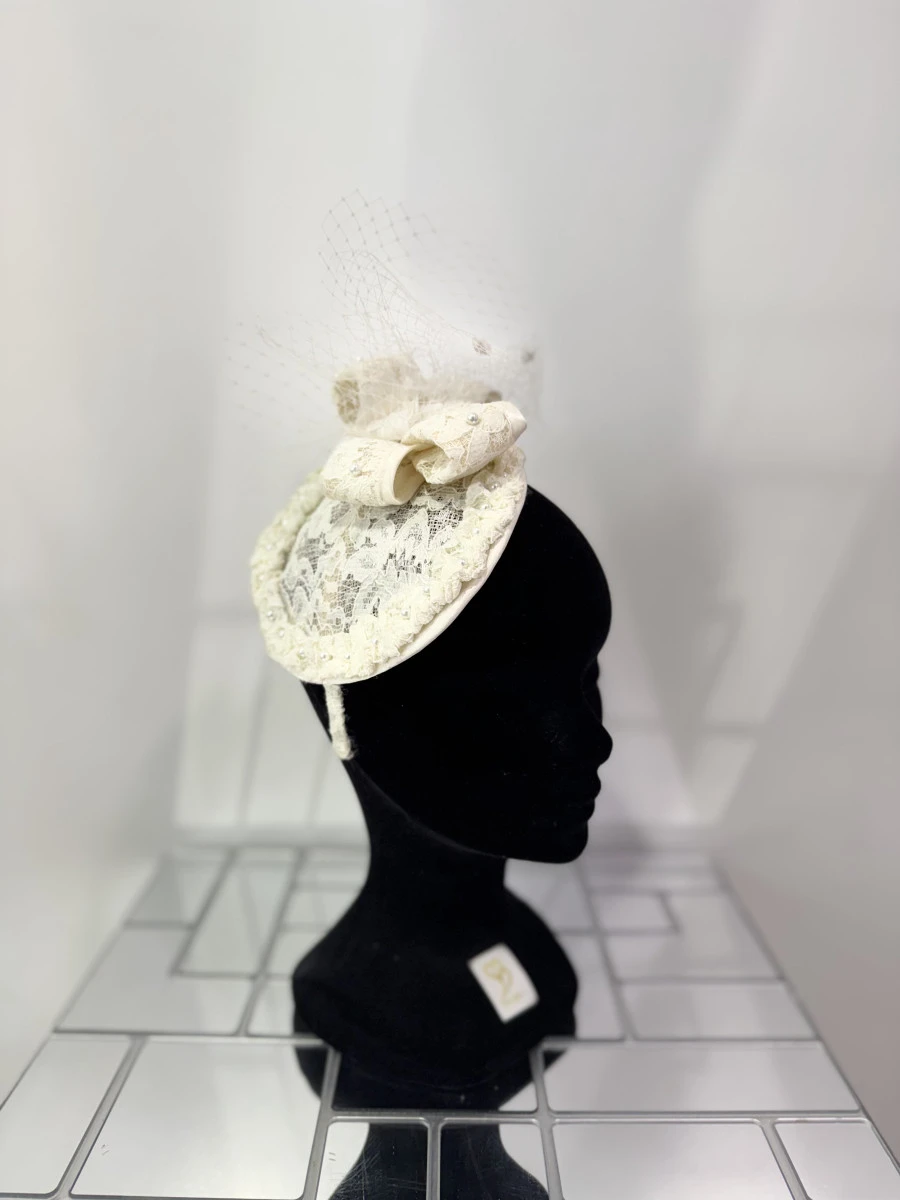 bibi-en-dentelle-sur-serre-tete1