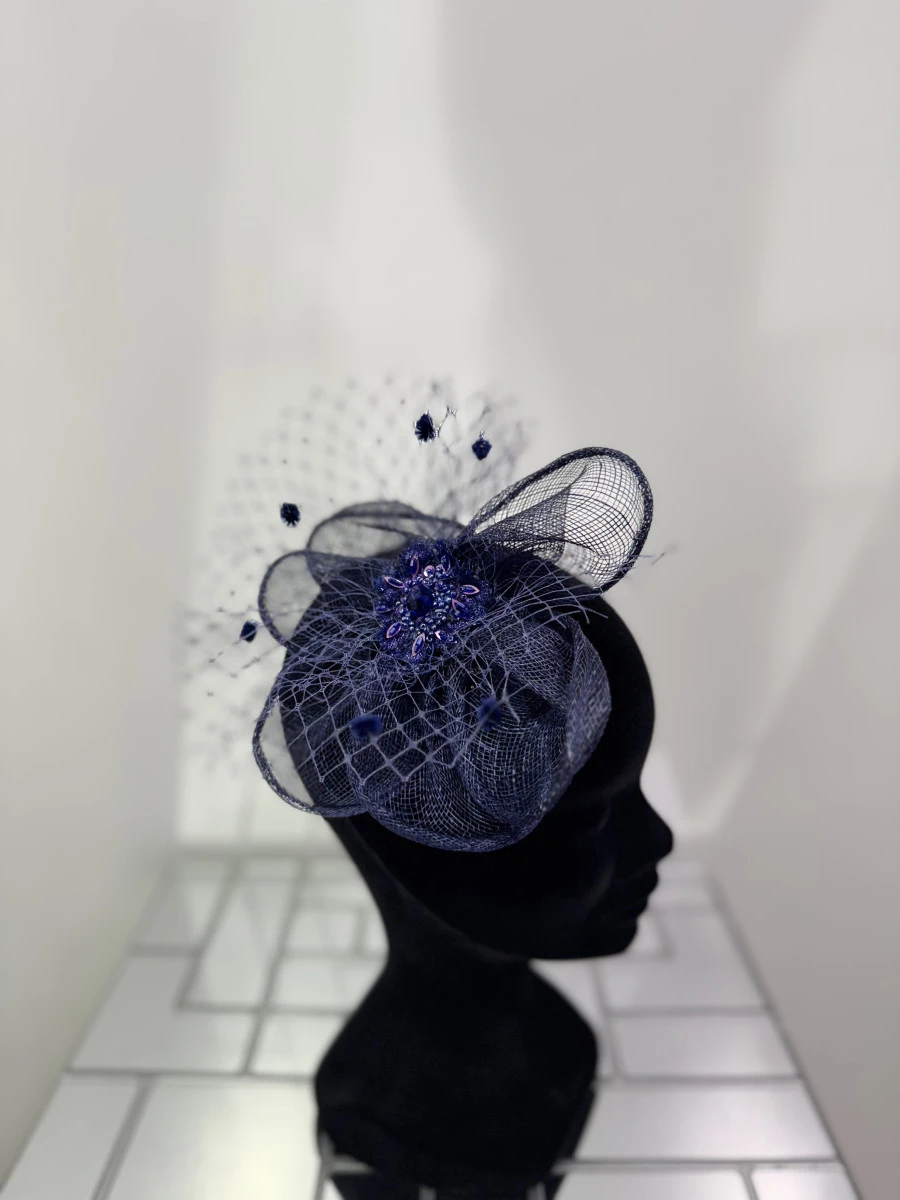 bibi-en-sisal-bleu-marine-avec-voilette1