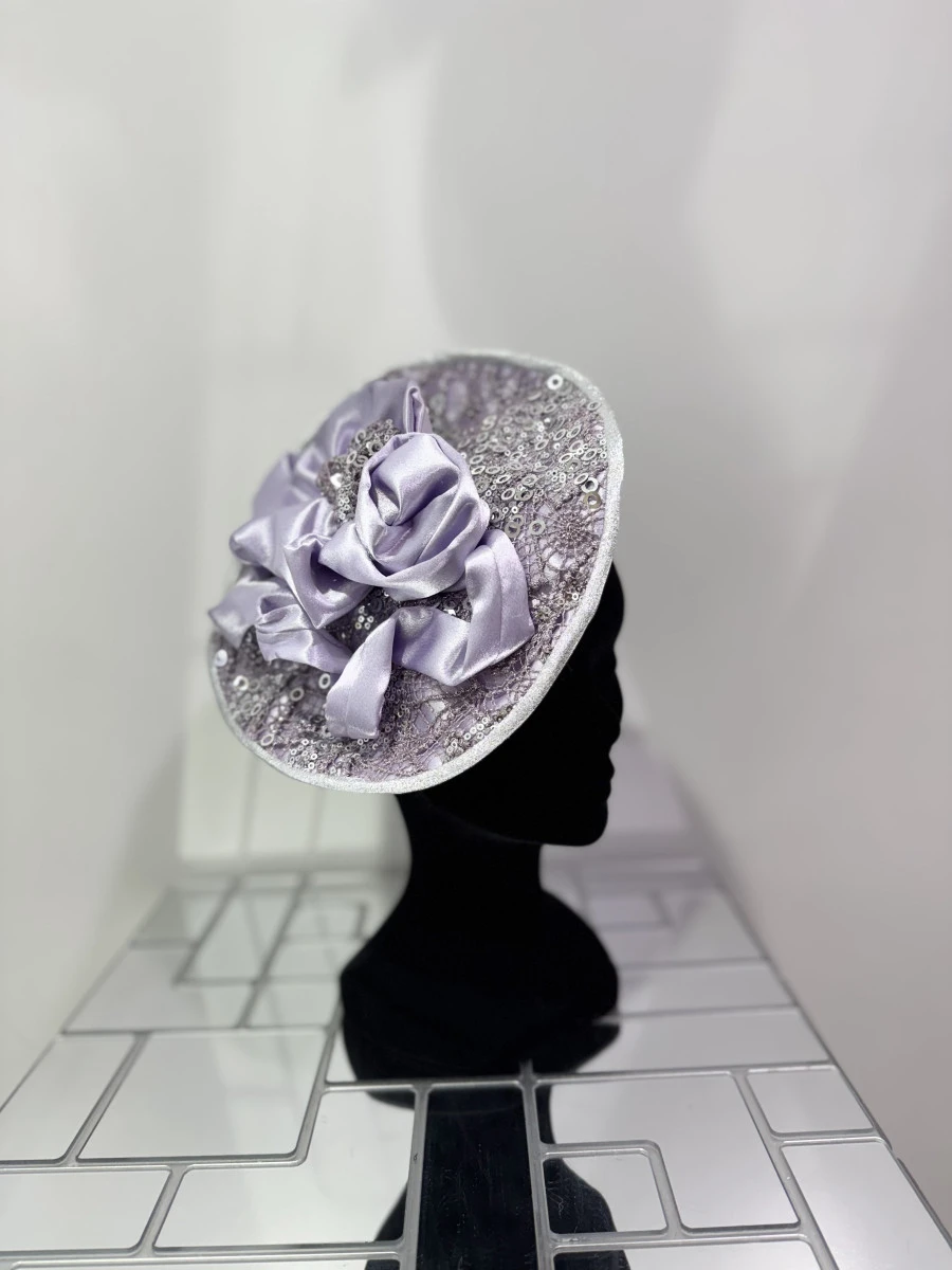 bibi-lilas-recouvert-d-039-une-dentelle-a-sequins-argent1