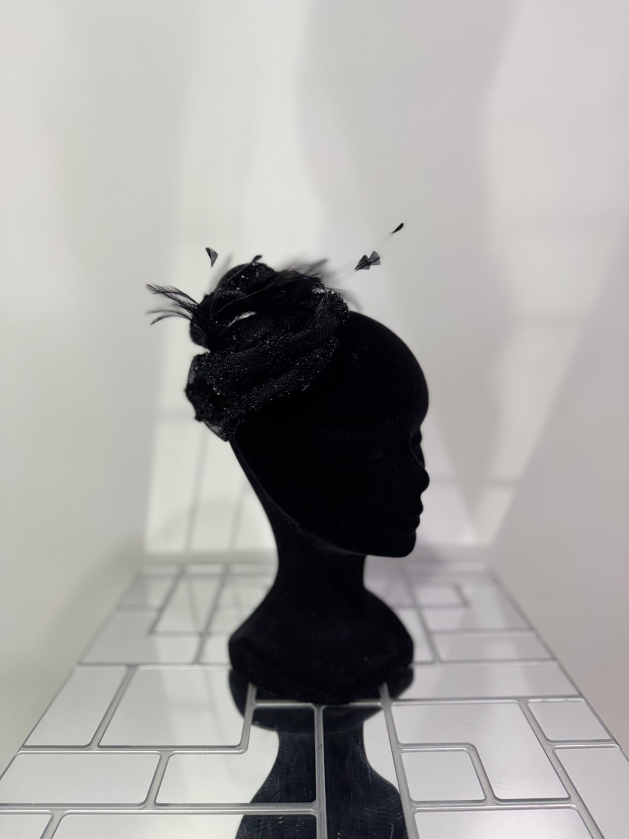 bibi-noir-avec-plumes1