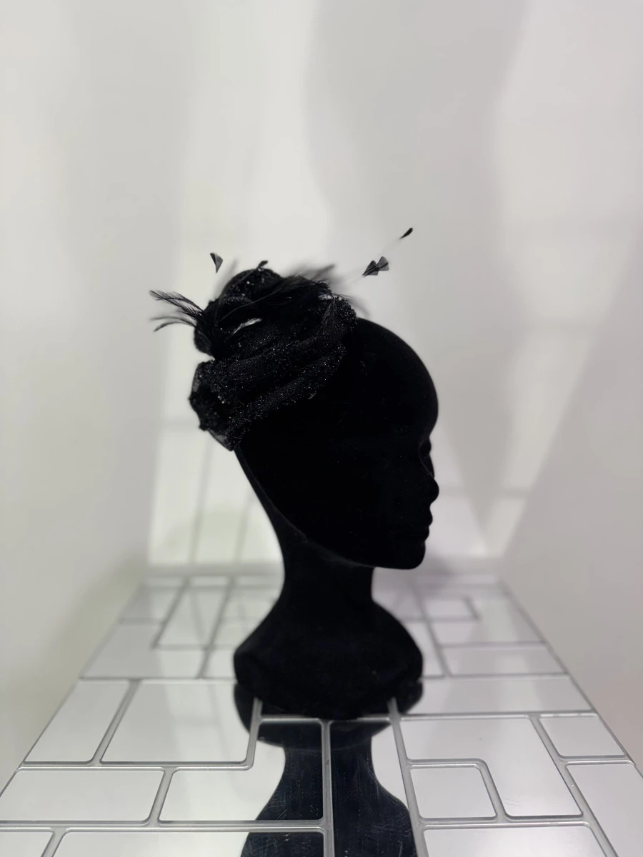 bibi-noir-avec-plumes1