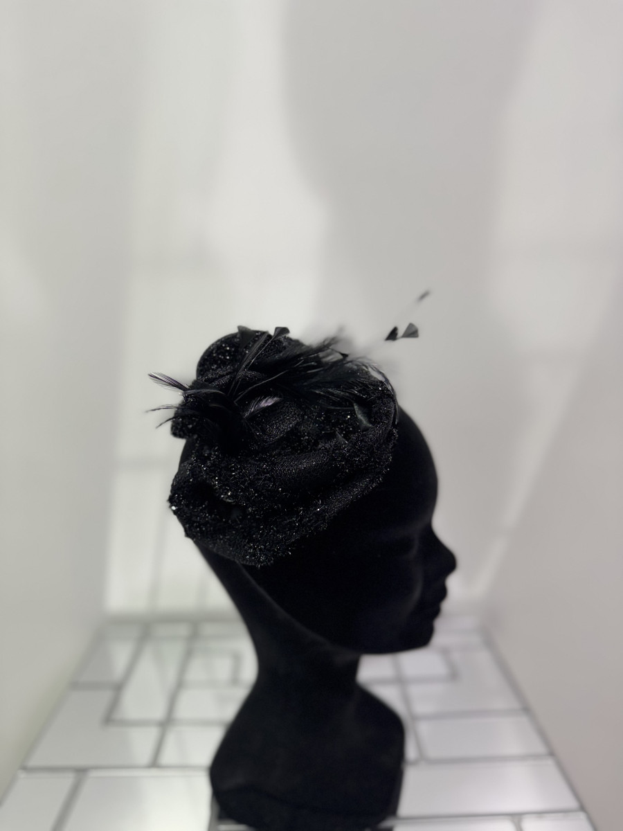 bibi-noir-avec-plumes2