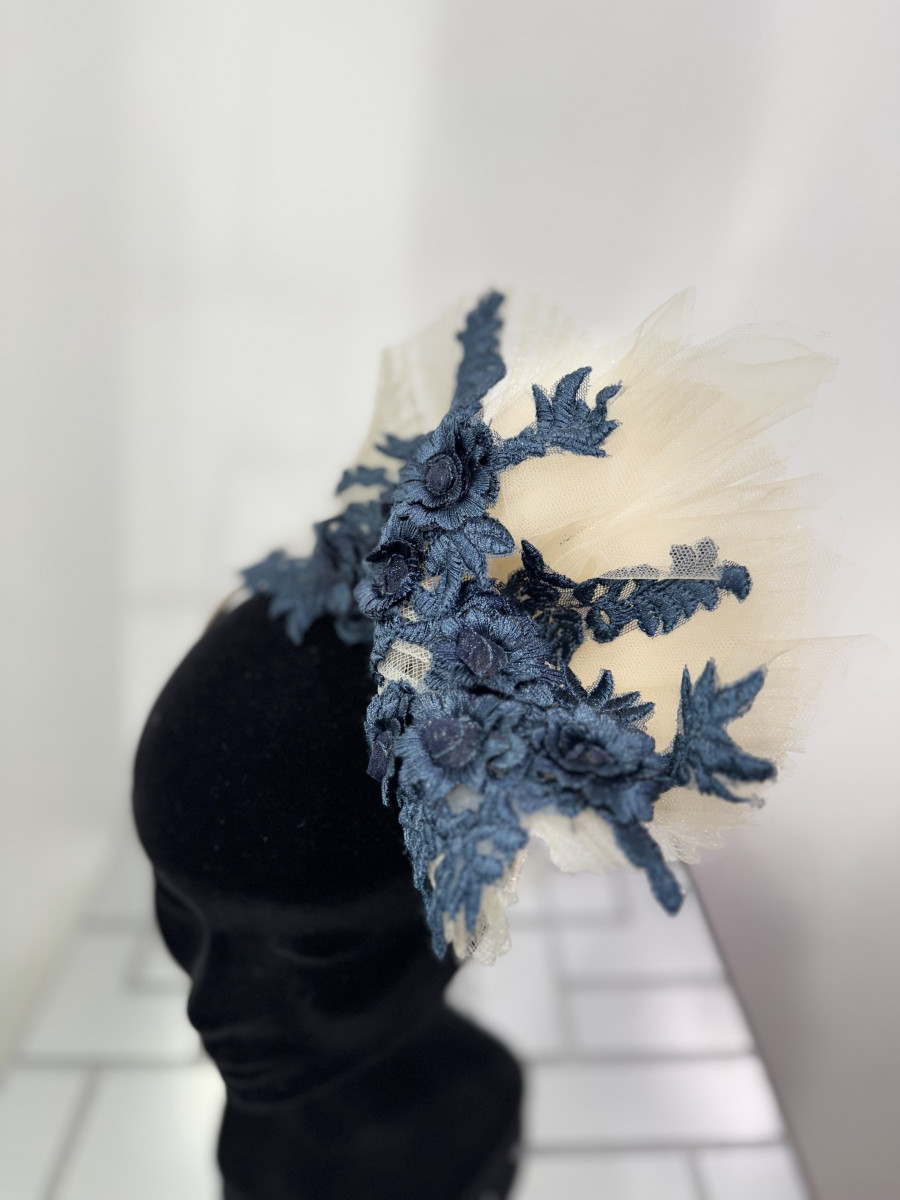 bibi-nude-sur-serre-tete-avec-dentelle-bleu-canard2