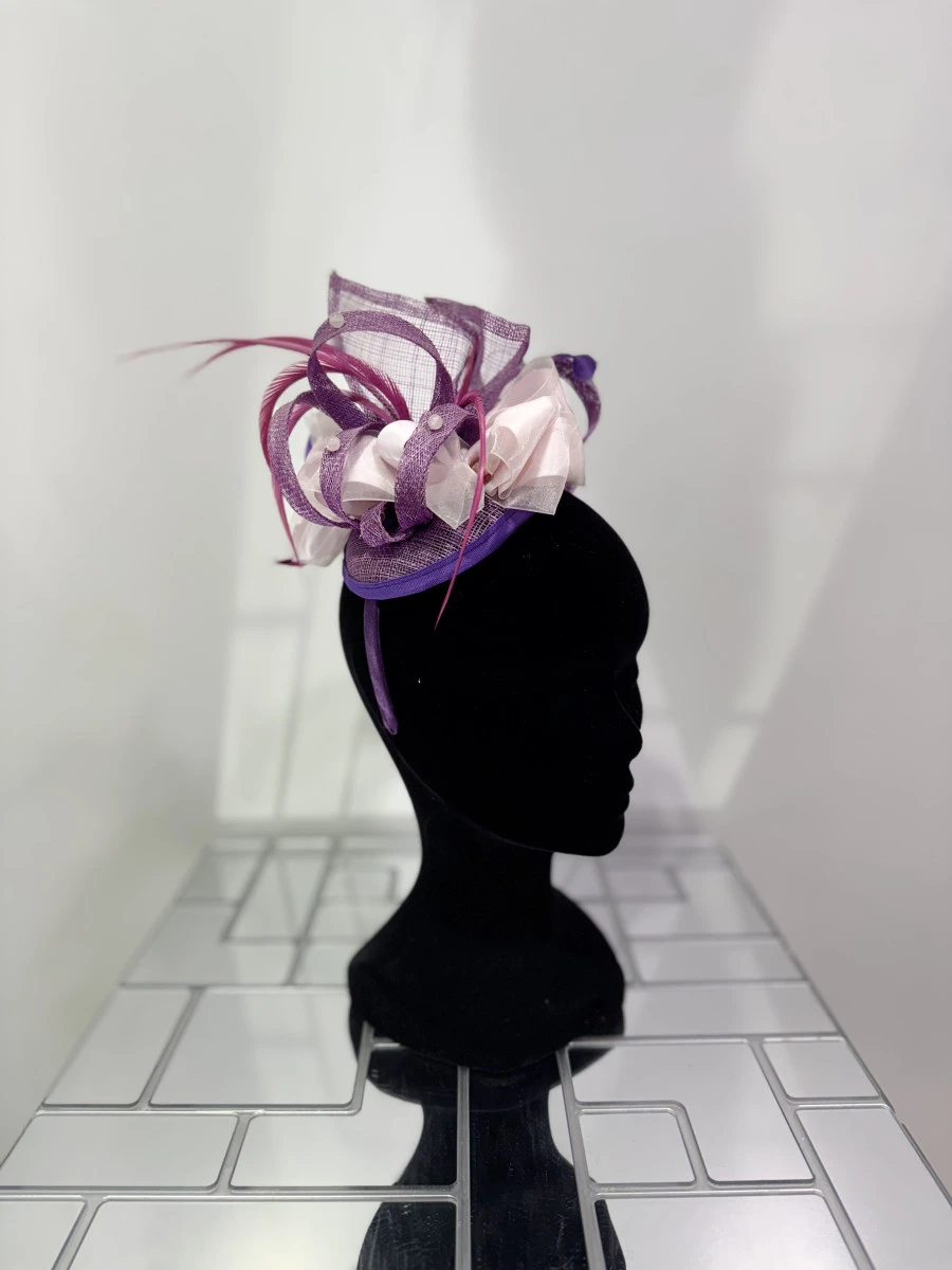 bibi-sur-serre-tete-violet-en-sisal-avec-plumes1