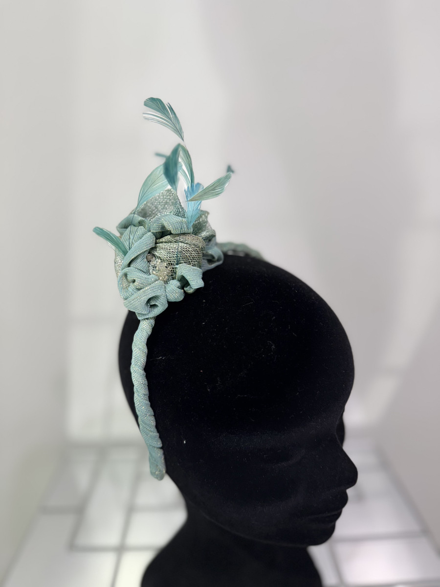 bibi-turquoise-sur-serre-tete-avec-plumes2