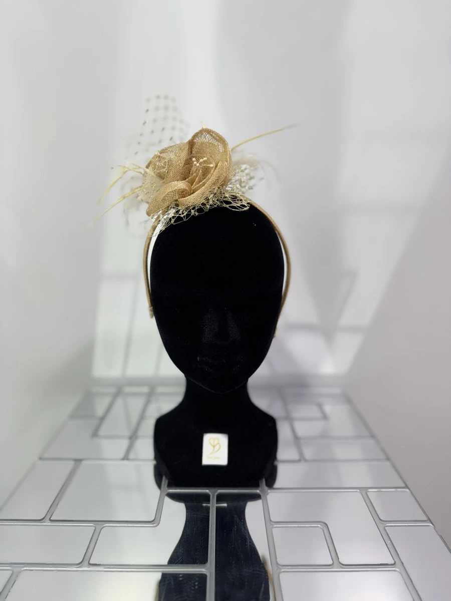 rose-en-sisal-sur-serre-tete