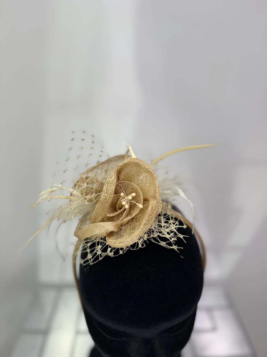 rose-en-sisal-sur-serre-tete1
